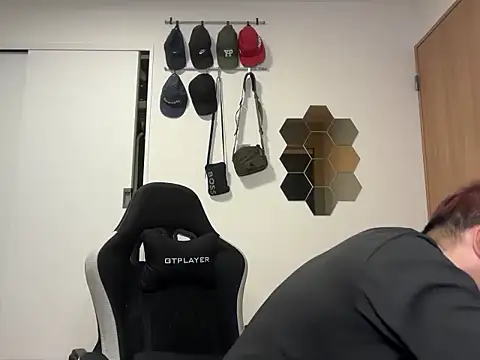 Snapshot of kensnb chatting on 10.25.25 kensnb online show from 10.25.25