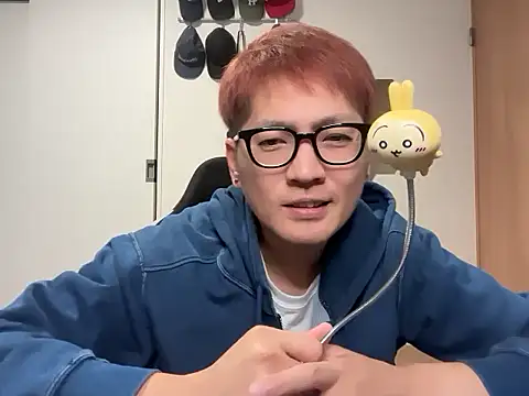 Snapshot of kensnb chatting on 10.28.25 kensnb online show from 10.28.25