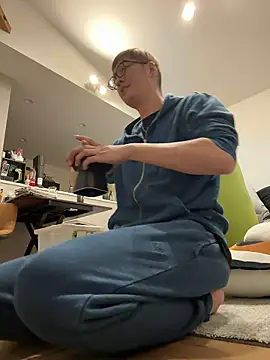 Snapshot of kensnb chatting on 11.19.25 kensnb online show from 11.19.25