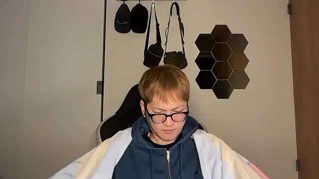 Snapshot of kensnb chatting on 11.20.25 kensnb online show from 11.20.25