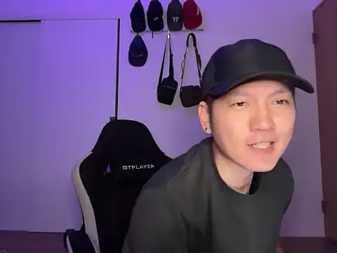 Snapshot of kensnb chatting on 11.22.25 kensnb online show from 11.22.25