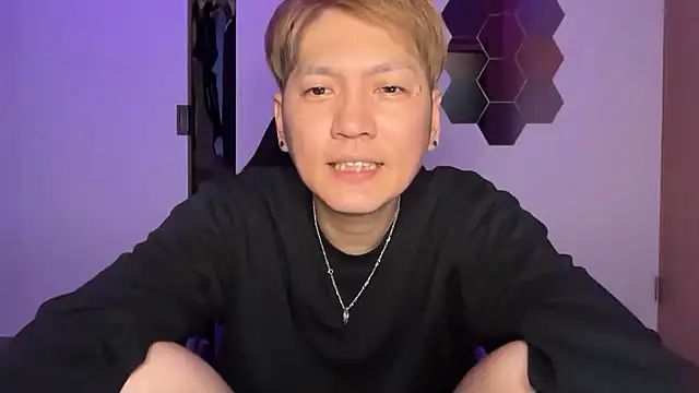 Snapshot of kensnb chatting on 11.23.25 kensnb online show from 11.23.25