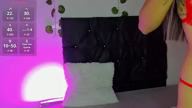 Snapshot of Natasha_by chatting on 12.20.24 Natasha by online show from 12.20.24