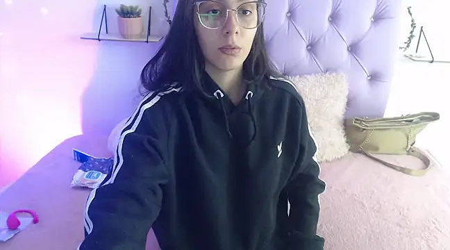 Snapshot of Freyja_01 chatting on 02.04.25 Freyja 01 online show from 02.04.25