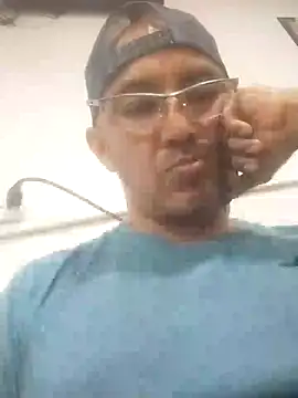 Snapshot of exmilitary chatting on 01.28.25 exmilitary online show from 01.28.25