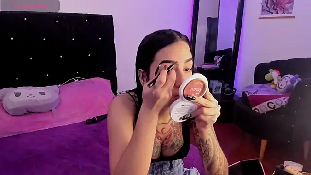 Snapshot of Alice_woodville chatting on 01.22.25 Alice woodville online show from 01.22.25