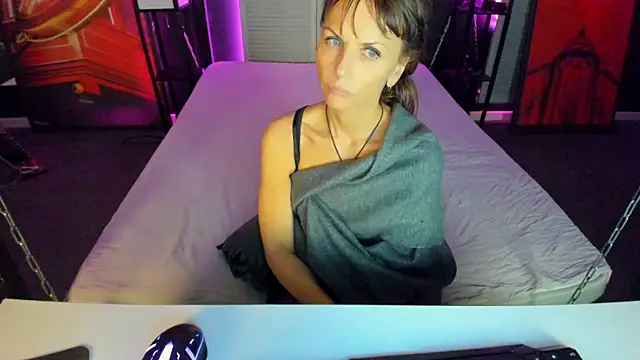 Snapshot of Elizabe_th chatting on 01.29.25 Elizabe th online show from 01.29.25