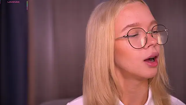  AlinaBailey online show from 09.13.25