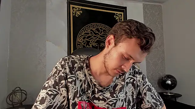 Desmon Clark online show from 02.02.25