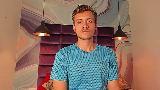 Desmon Clark online show from 02.04.25