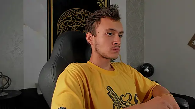 Desmon Clark online show from 02.05.25