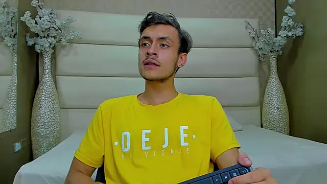 Desmon Clark online show from 02.08.25