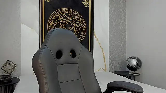 Desmon Clark online show from 02.19.25