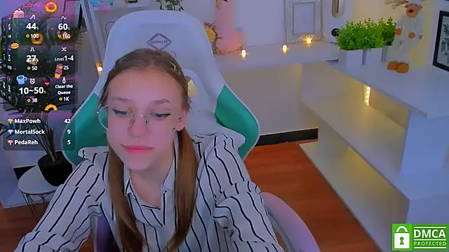 Snapshot of LayriantaVee chatting on 01.10.25 LayriantaVee online show from 01.10.25