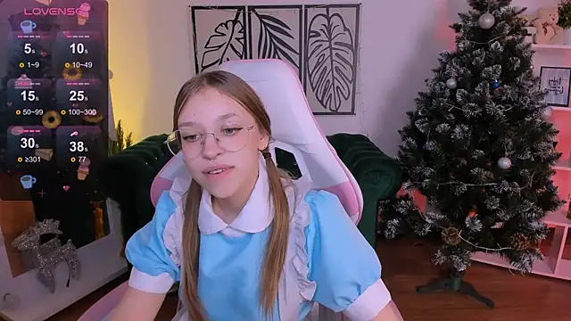 Snapshot of LayriantaVee chatting on 01.11.25 LayriantaVee online show from 01.11.25