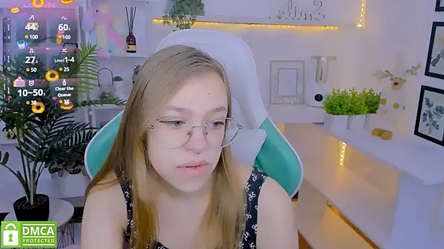 Snapshot of LayriantaVee chatting on 01.29.25 LayriantaVee online show from 01.29.25