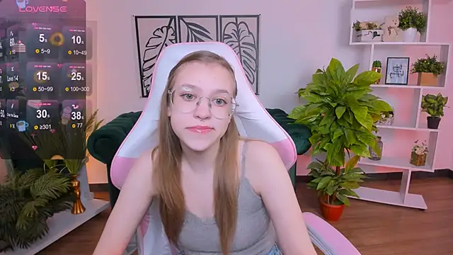 Snapshot of LayriantaVee chatting on 02.02.25 LayriantaVee online show from 02.02.25