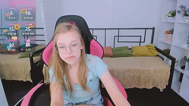 Snapshot of LayriantaVee chatting on 02.06.25 LayriantaVee online show from 02.06.25