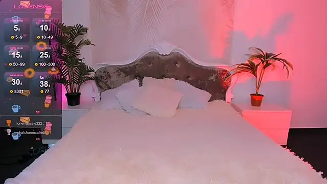 Snapshot of LayriantaVee chatting on 02.08.25 LayriantaVee online show from 02.08.25