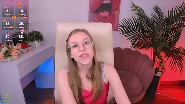 Snapshot of LayriantaVee chatting on 02.17.25 LayriantaVee online show from 02.17.25