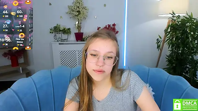 Snapshot of LayriantaVee chatting on 02.25.25 LayriantaVee online show from 02.25.25