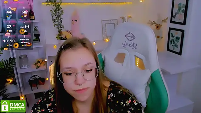 Snapshot of LayriantaVee chatting on 02.26.25 LayriantaVee online show from 02.26.25