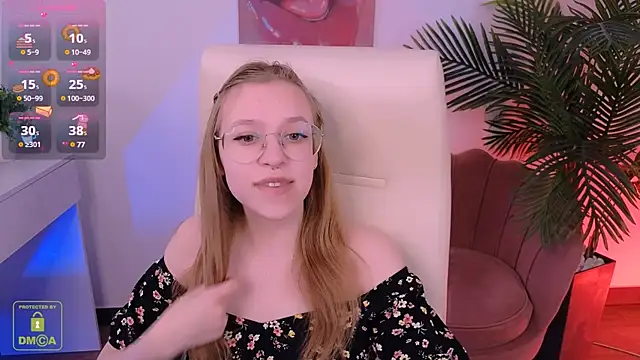 Snapshot of LayriantaVee chatting on 03.14.25 LayriantaVee online show from 03.14.25