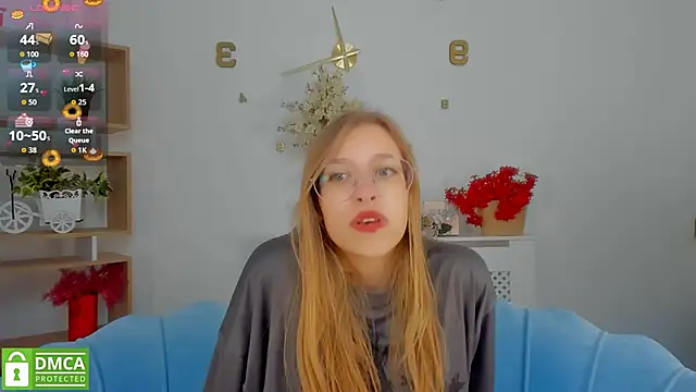 Snapshot of LayriantaVee chatting on 09.21.25 LayriantaVee online show from 09.21.25