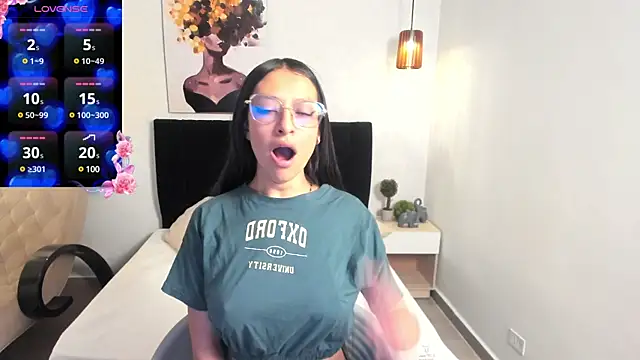 Scarlett  bell online show from 02.26.25