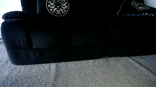 Snapshot of Niquitasparkles chatting on 11.30.25 Niquitasparkles online show from 11.30.25