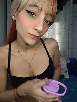 Snapshot of Dani_pegin chatting on 06.17.26 Dani pegin online show from 06.17.26