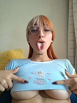 Snapshot of Dani_pegin chatting on 06.25.26 Dani pegin online show from 06.25.26