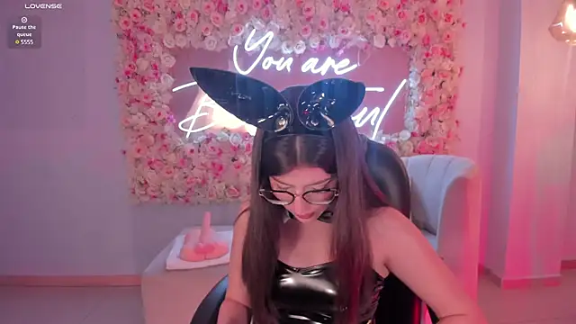 AmberFarrell online show from 02.18.25