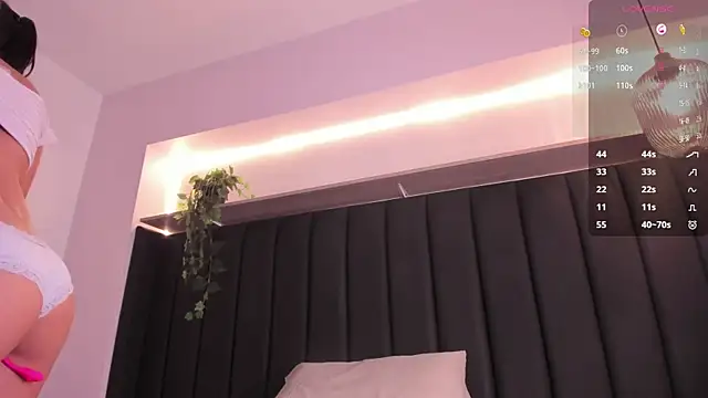 Snapshot of shysweets chatting on 01.17.25 shysweets online show from 01.17.25