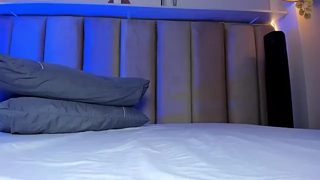 Snapshot of shysweets chatting on 10.02.25 shysweets online show from 10.02.25