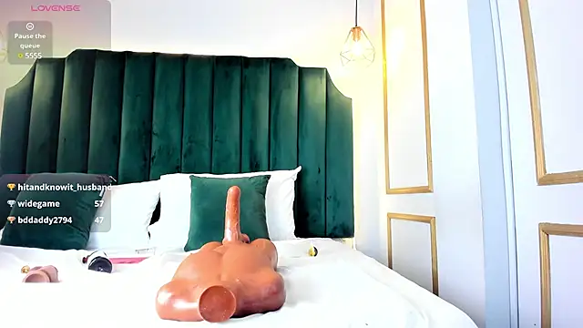 Snapshot of HannaPaola chatting on 01.11.25 HannaPaola online show from 01.11.25