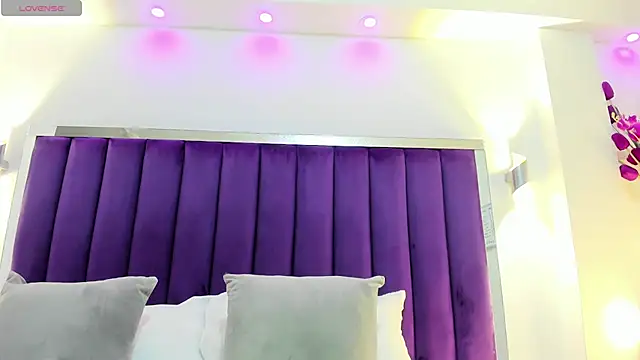 Snapshot of HannaPaola chatting on 01.18.25 HannaPaola online show from 01.18.25