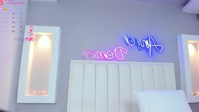 Snapshot of HannaPaola chatting on 02.10.25 HannaPaola online show from 02.10.25