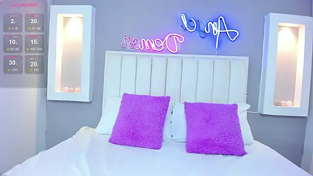 Snapshot of HannaPaola chatting on 02.27.25 HannaPaola online show from 02.27.25