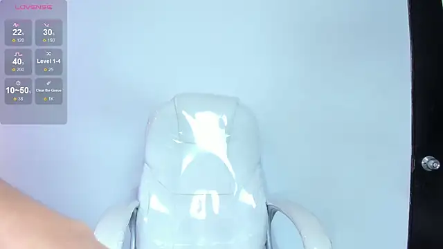 Snapshot of HannaPaola chatting on 02.28.25 HannaPaola online show from 02.28.25