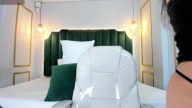 Snapshot of HannaPaola chatting on 03.11.25 HannaPaola online show from 03.11.25