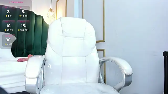 Snapshot of HannaPaola chatting on 03.13.25 HannaPaola online show from 03.13.25