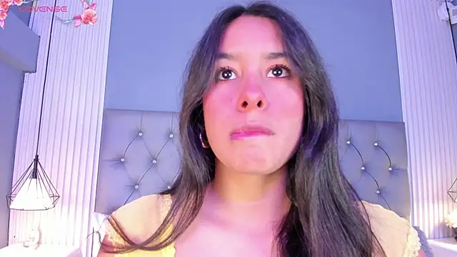 Snapshot of HannaPaola chatting on 09.27.25 HannaPaola online show from 09.27.25