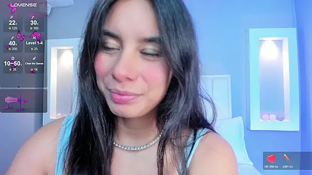 Snapshot of HannaPaola chatting on 10.18.25 HannaPaola online show from 10.18.25