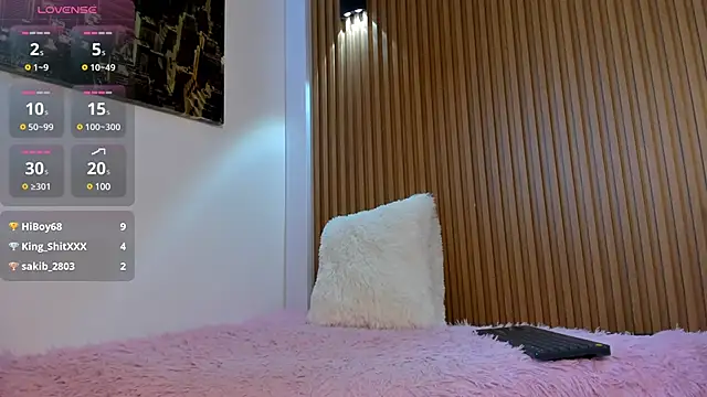 valentina lux online show from 03.17.25