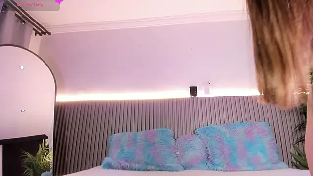 valentina lux online show from 02.10.26