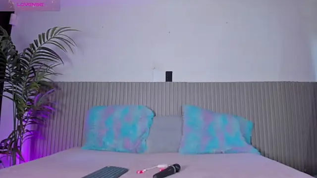 valentina lux online show from 06.04.26