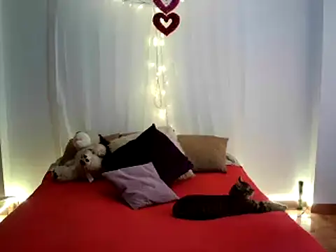 Hanna Charming online show from 02.20.25