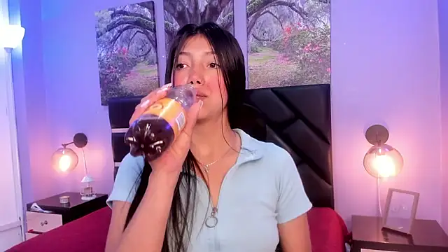 KimberlyVillaLobos online show from 02.22.25