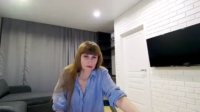 Daniella Lorente online show from 10.21.25